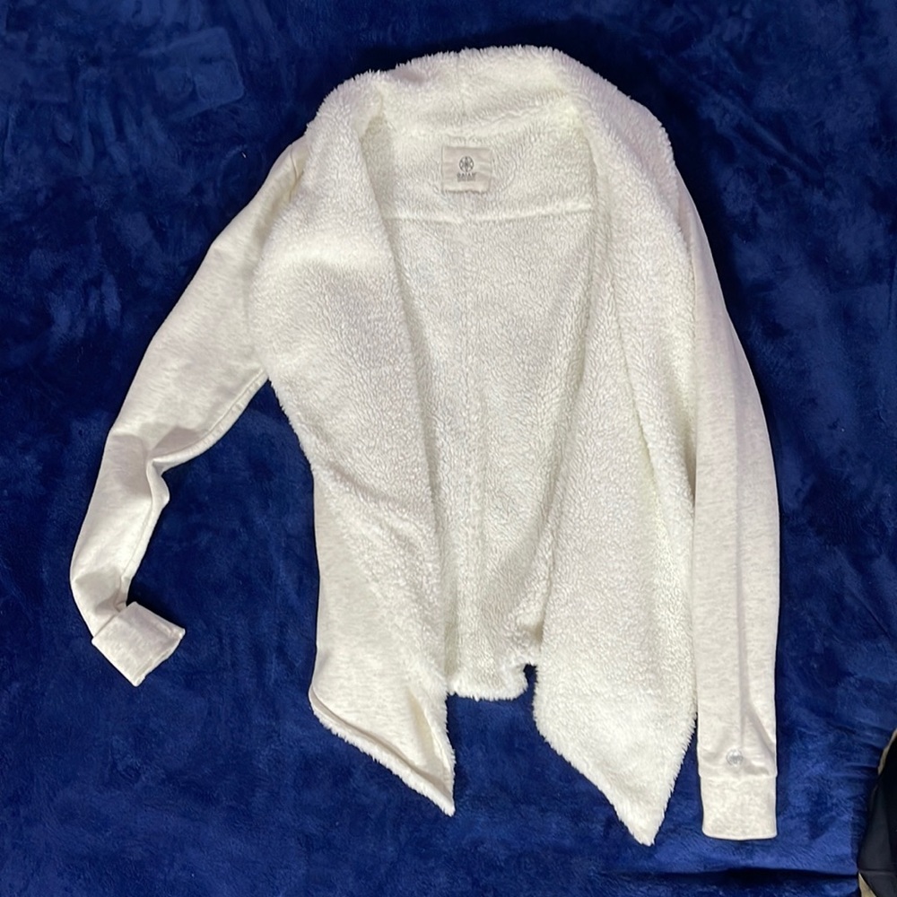 Gaiam Sherpa cardigan with pockets, size XS.